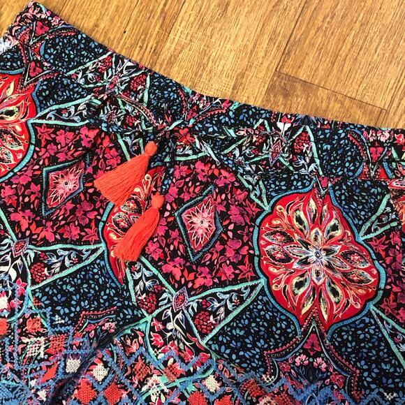 GAP Floral Embroidered Pull on Multicolored Shorts with Tassel Ties Size Small - Picture 3 of 11